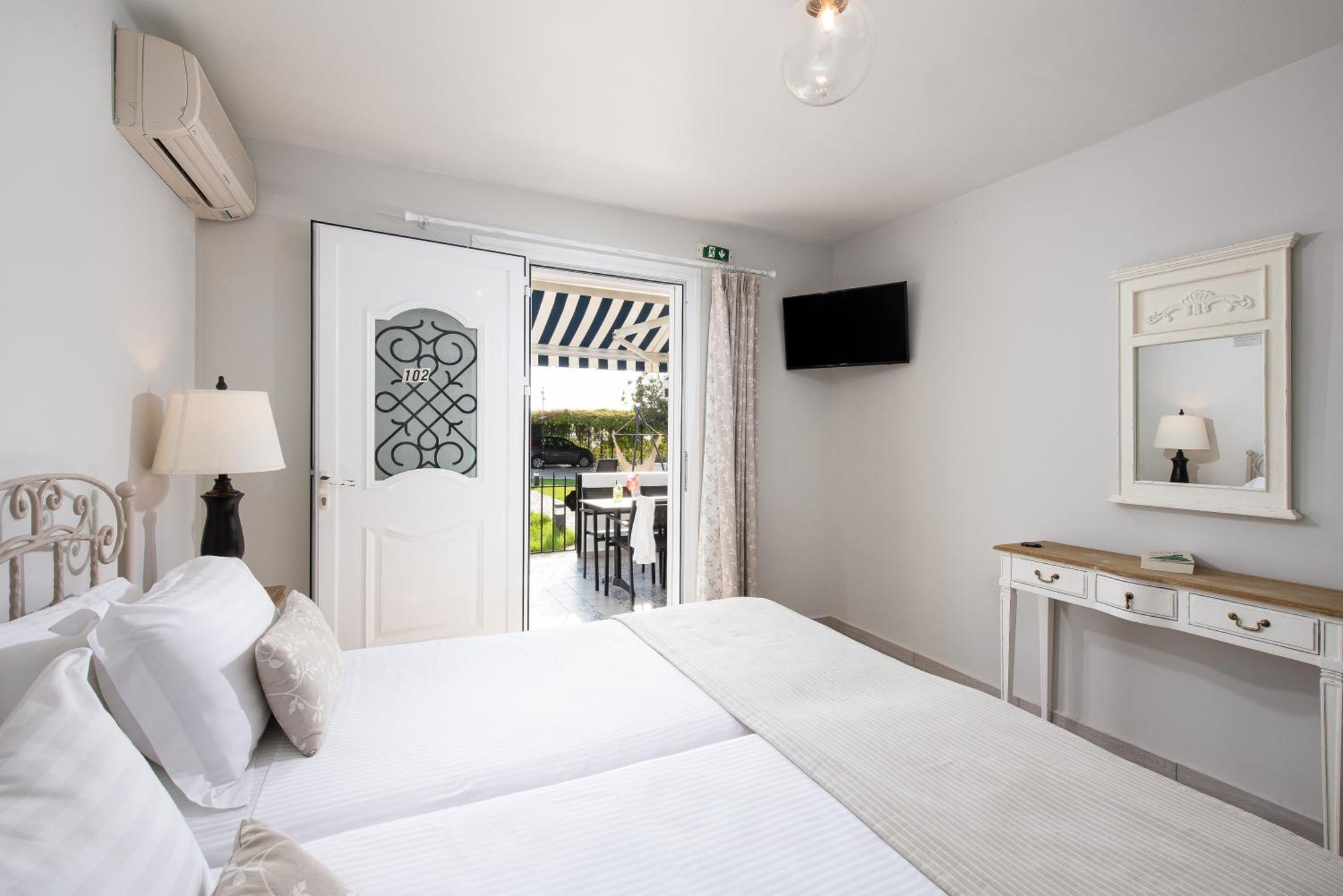 Barefoot Contessa Apartment Lourdata  Bagian luar foto